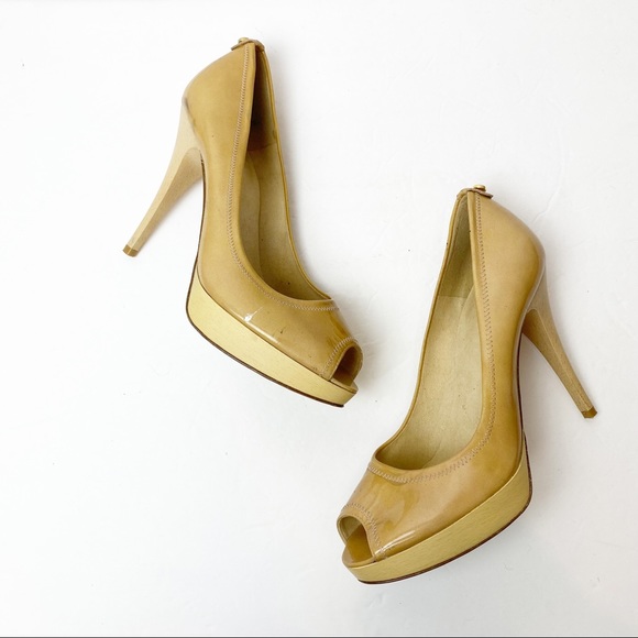 Stuart Weitzman | Avignon Nude Patent Leather Pumps - Picture 1 of 9